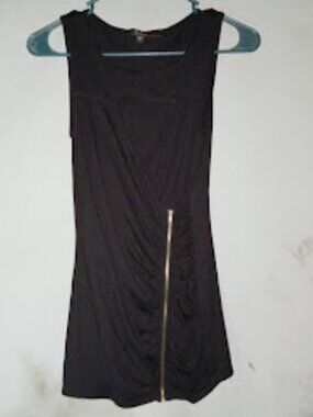 black sleeveless top with exposed front zipper detail and ruching by Guess Jeans